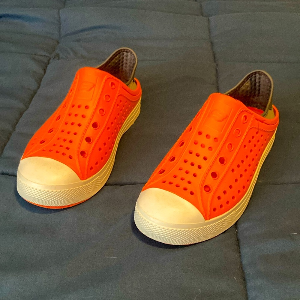 Skechers New! Color orange and white shoes